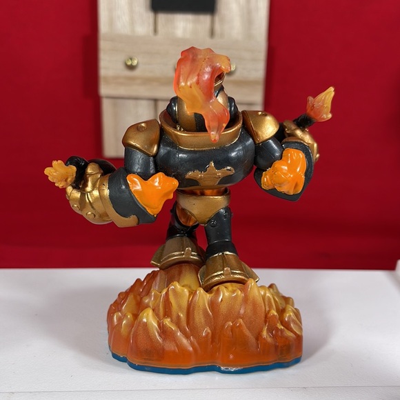 BUNDLE OF SKYLANDERS “SWAP FORCE TEAM” Action Characters - Picture 6 of 17